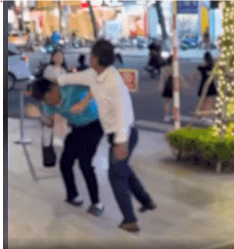 Bảo hiểm Emily, Bảo hiểm ô tô, Bảo hiểm thân vỏ ô tô, Emily xevaban, Bảo hiểm bắt buộc, Mua bảo hiểm ô tô, tư vấn bảo hiểm miễn phí, Tài xế taxi bị đánh, Va chạm giao thông